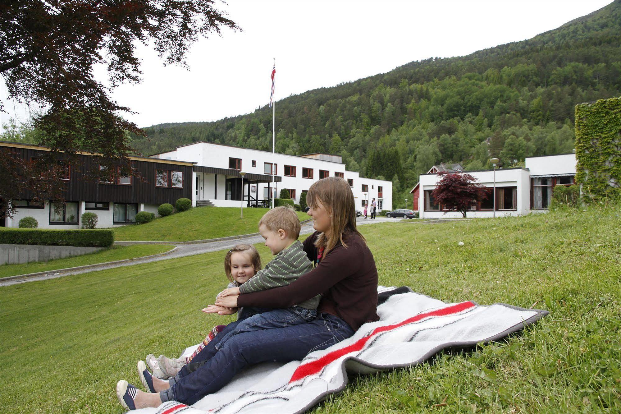 Forde Sommarhotell Exterior photo
